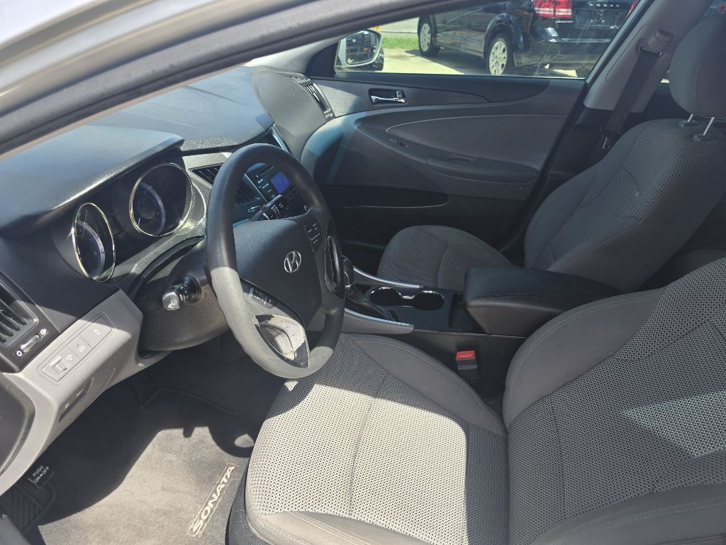 2012 Hyundai Sonata Image 9
