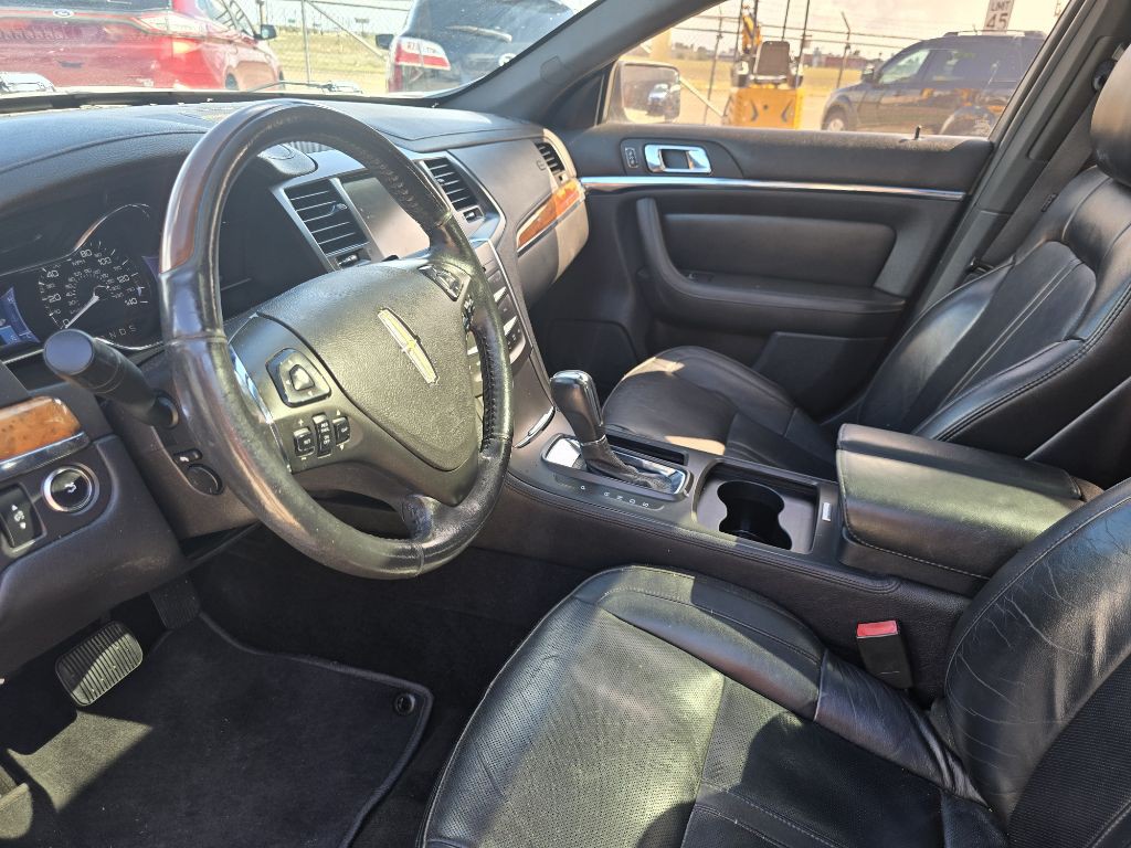 2013 Lincoln MKS Image 10