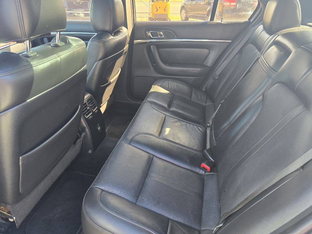 2013 Lincoln MKS Image 11