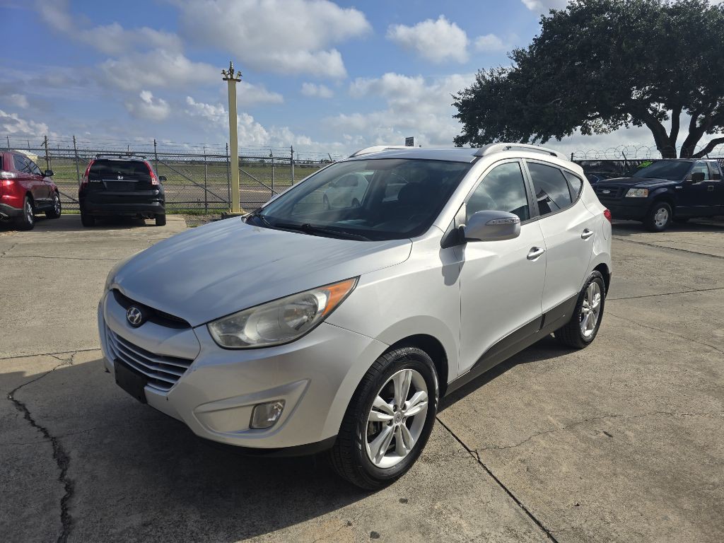 2013 Hyundai Tucson Image 2