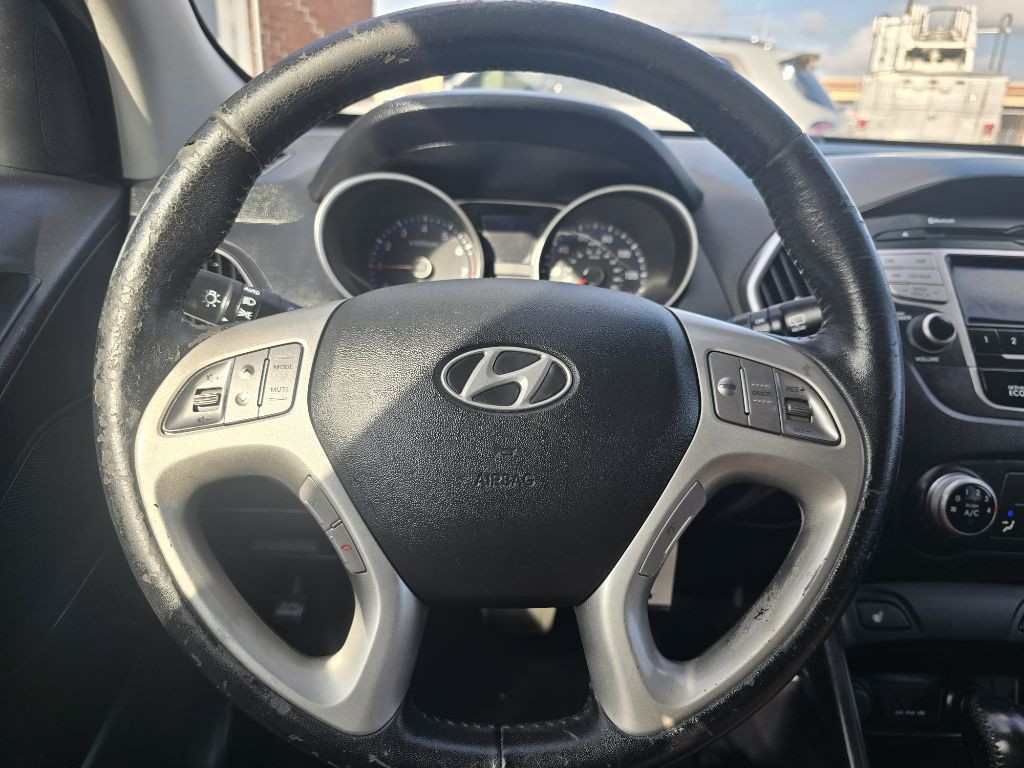 2013 Hyundai Tucson Image 9