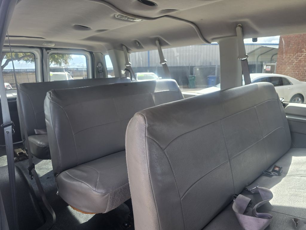 2005 Ford Econoline Image 9