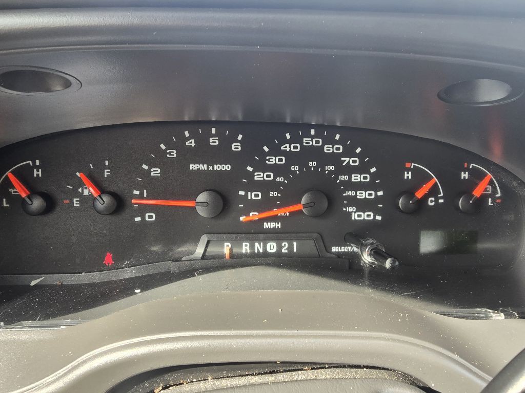 2005 Ford Econoline Image 5