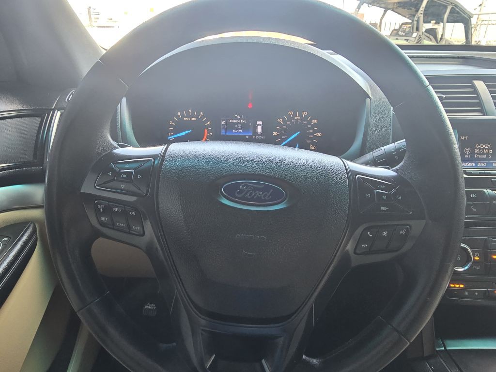 2016 Ford Explorer Image 8