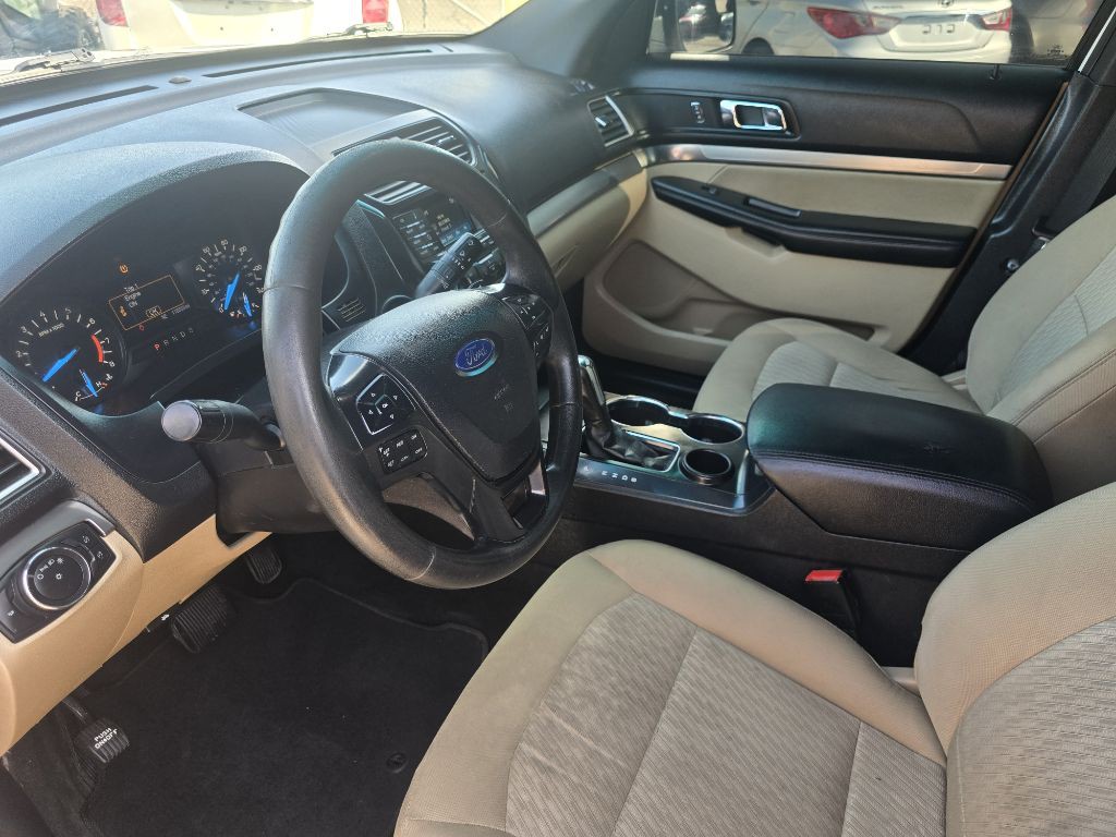 2016 Ford Explorer Image 9