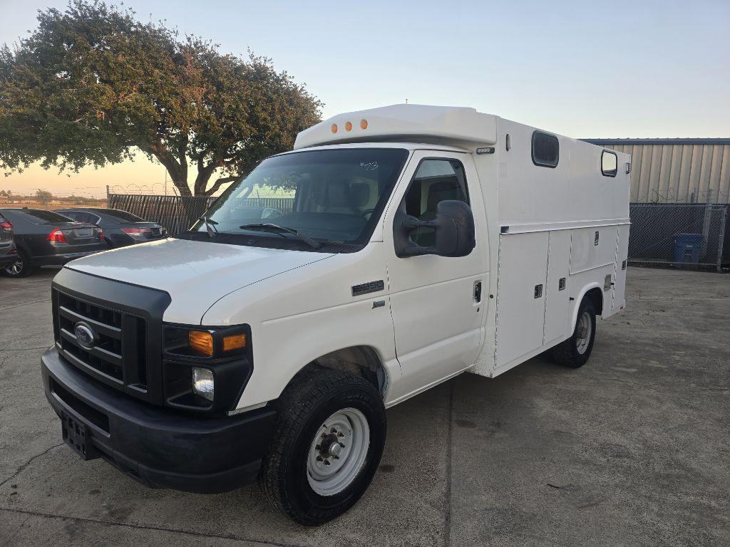 2011 Ford Econoline Image 2