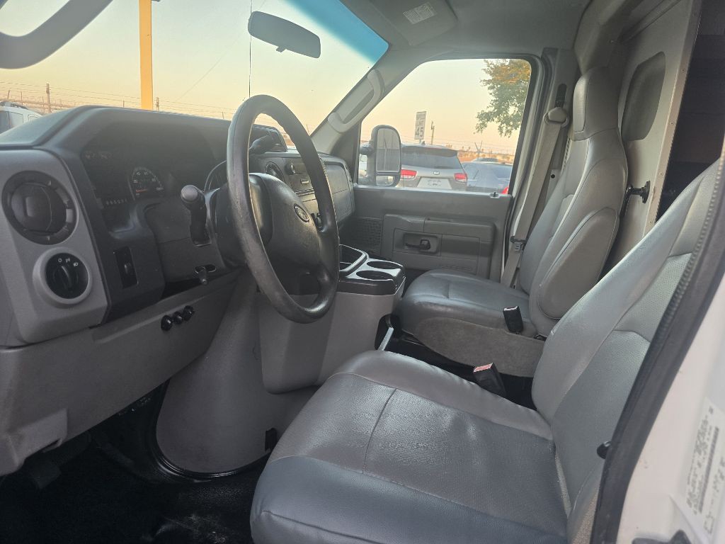 2011 Ford Econoline Image 10