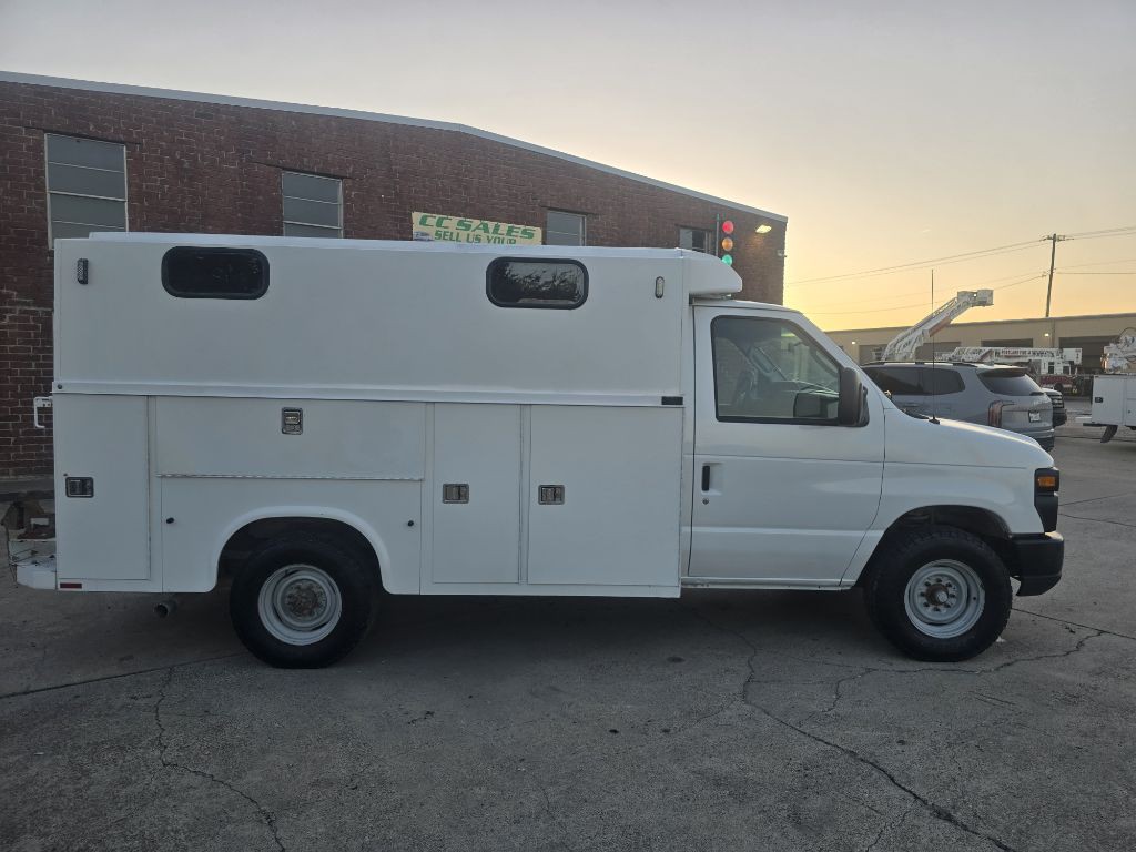 2011 Ford Econoline Image 3