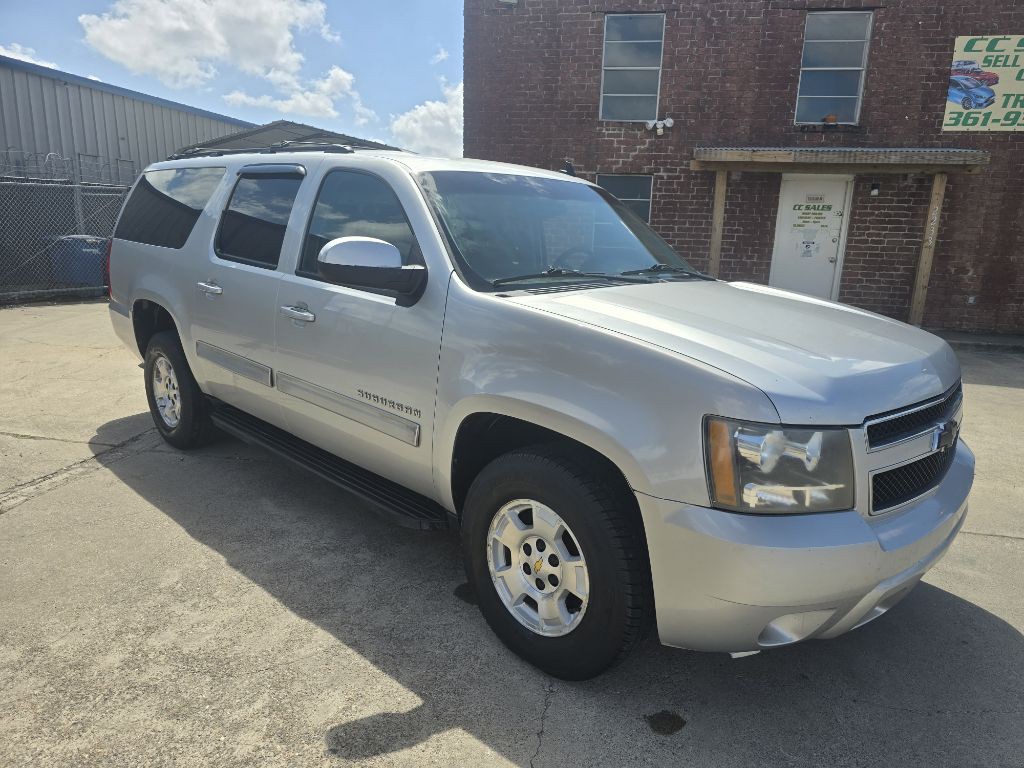 2011 Chevrolet Suburban Image 3