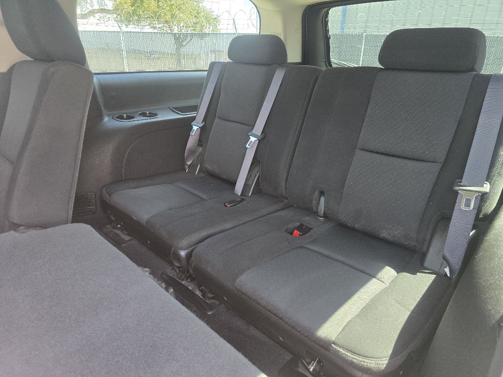 2011 Chevrolet Suburban Image 12