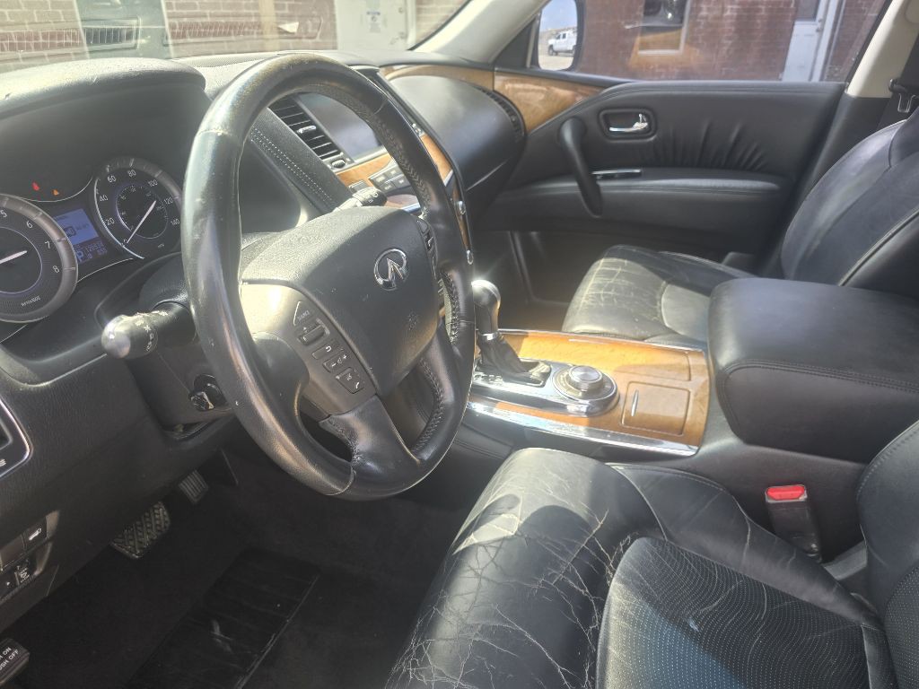 2012 INFINITI QX56 Image 11