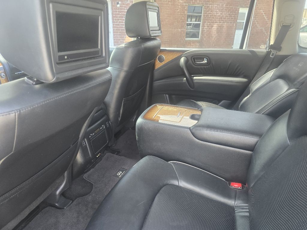 2012 INFINITI QX56 Image 12