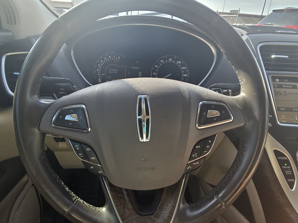 2017 Lincoln MKX Image 9