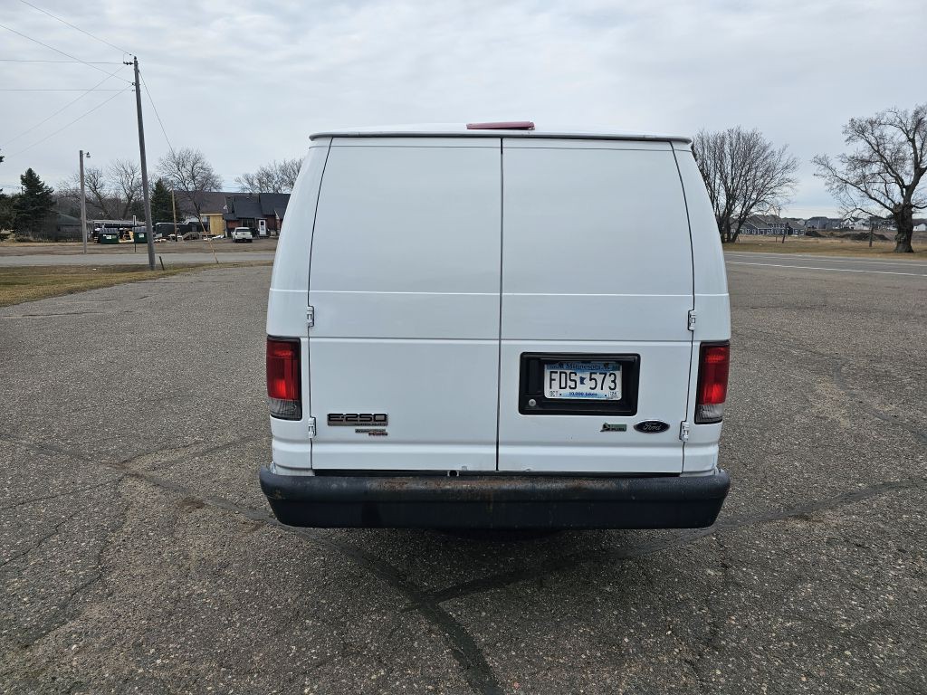 2014 Ford E-series Image 6