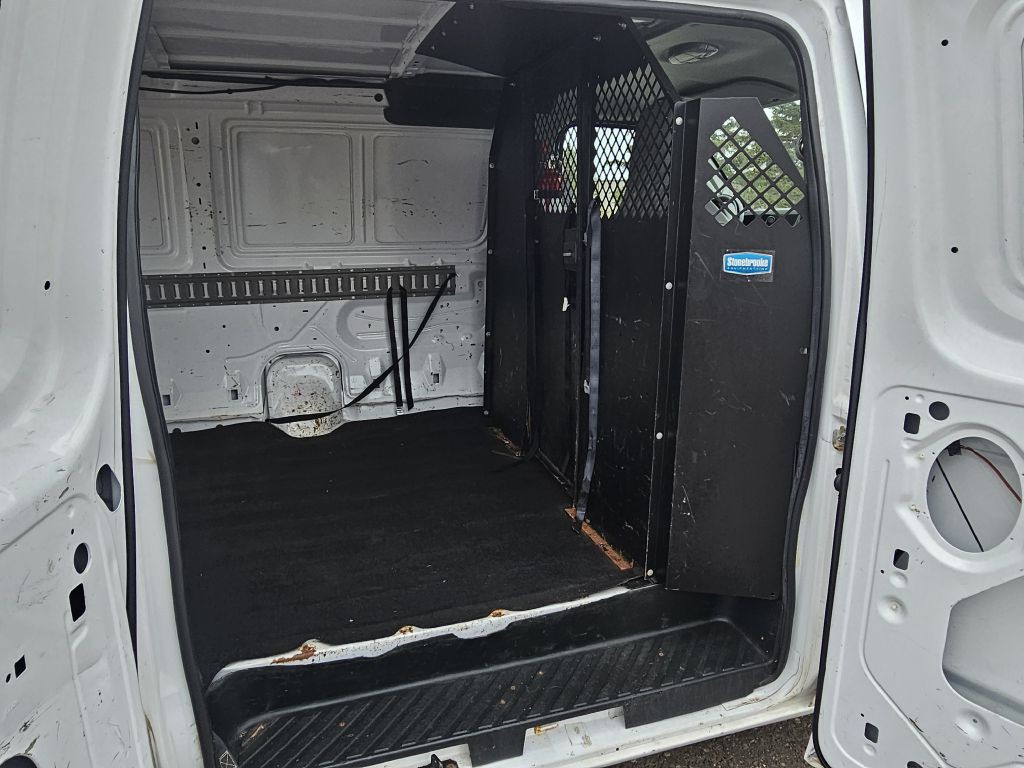 2014 Ford E-series Image 9