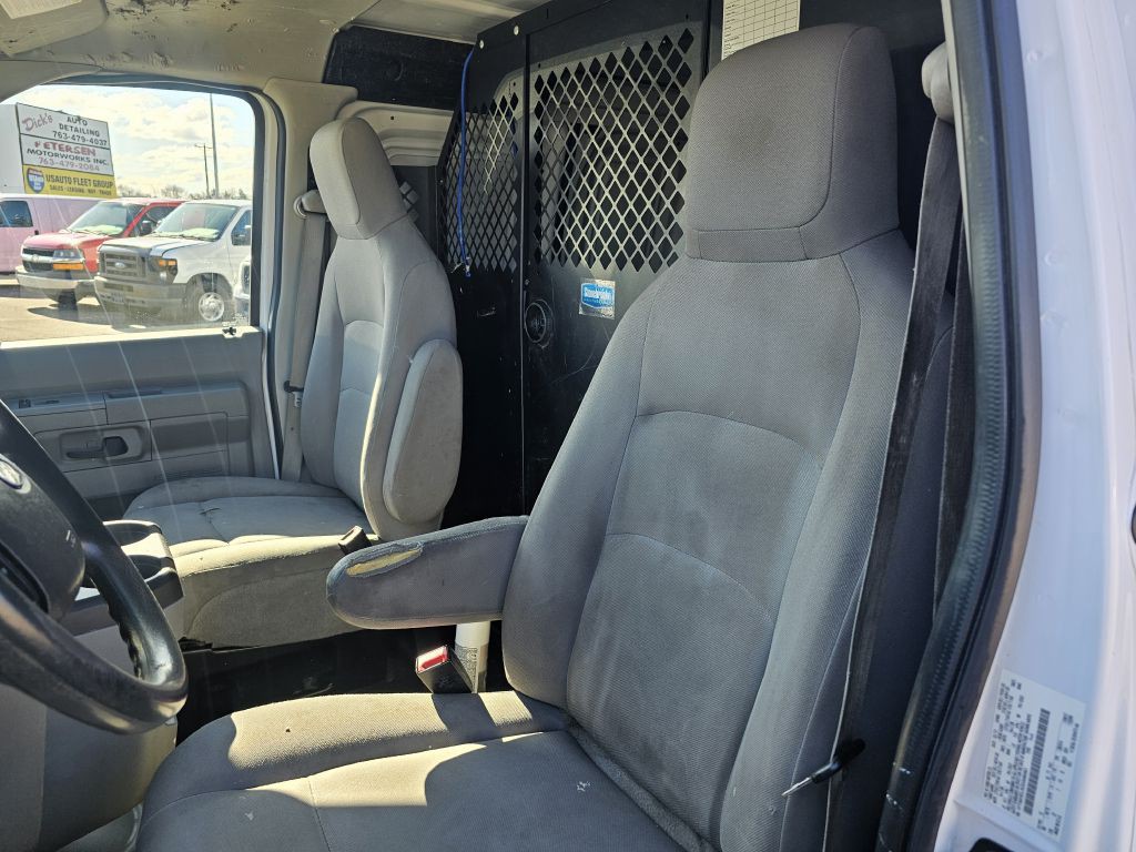 2013 Ford E-series Image 9