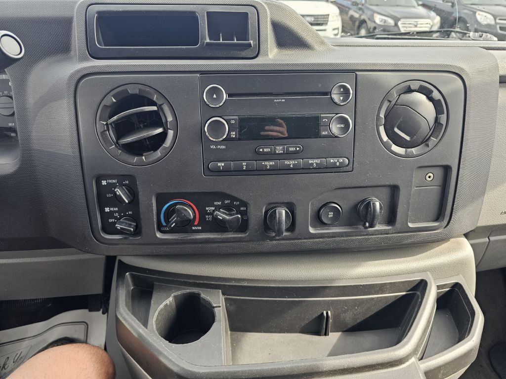 2014 Ford Econoline Image 16