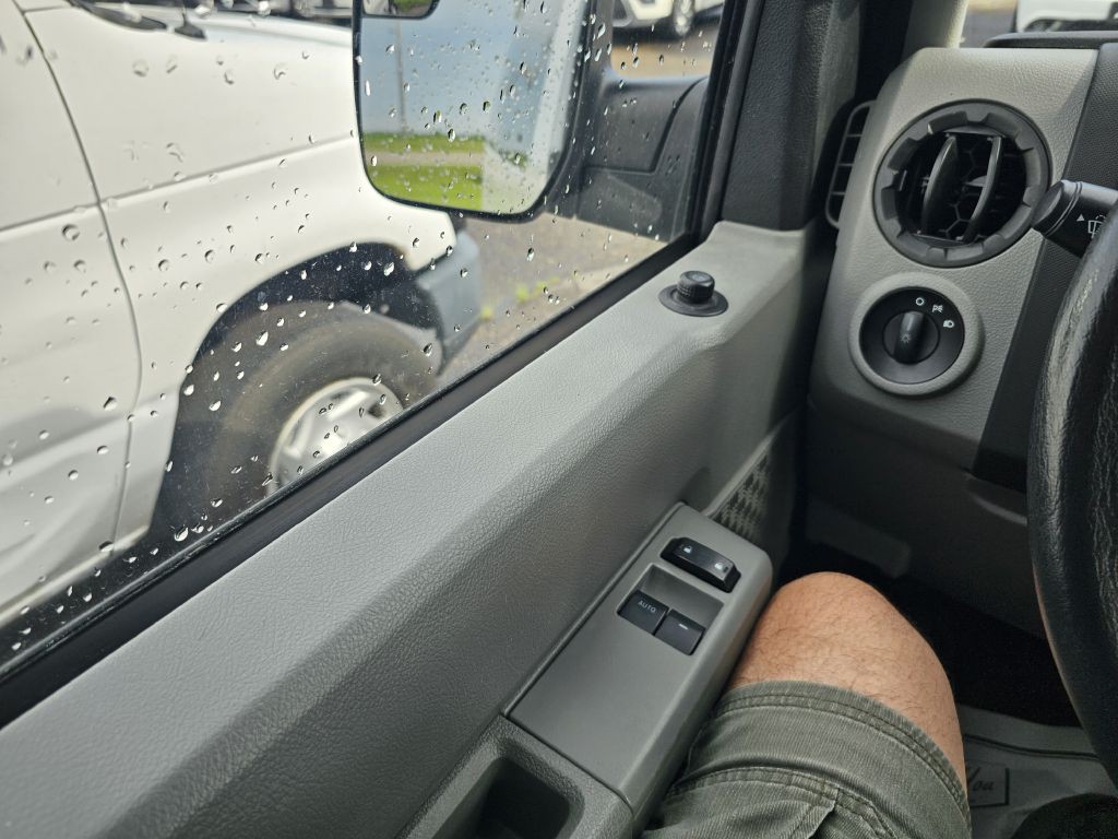 2014 Ford Econoline Image 19