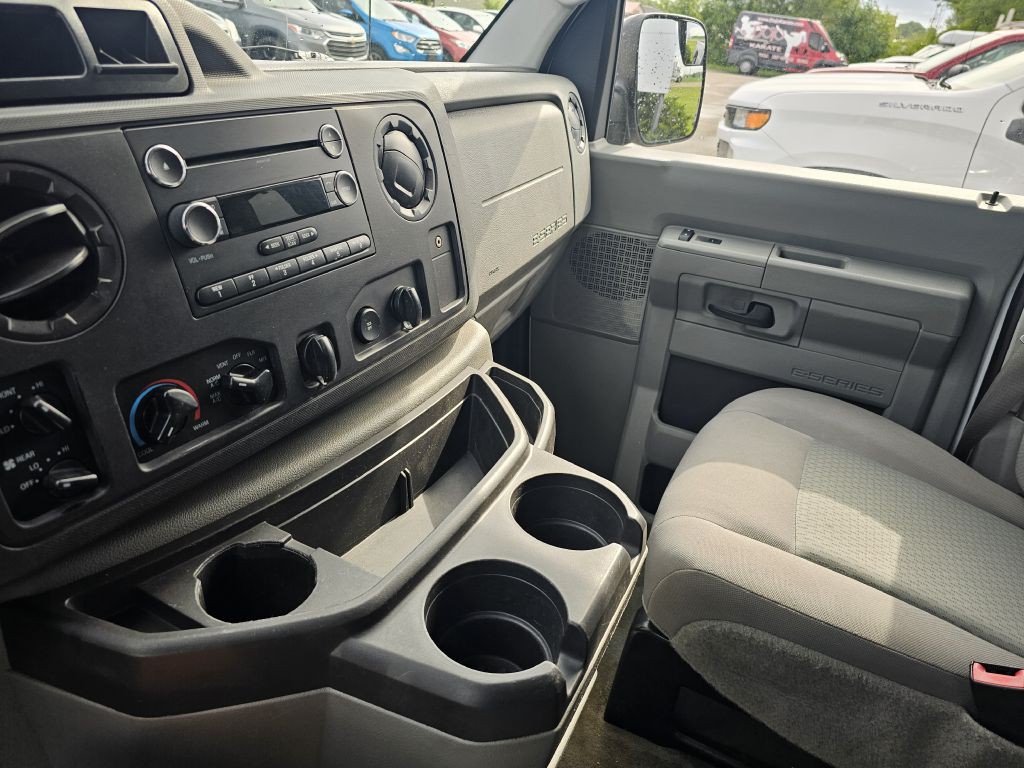 2014 Ford Econoline Image 20