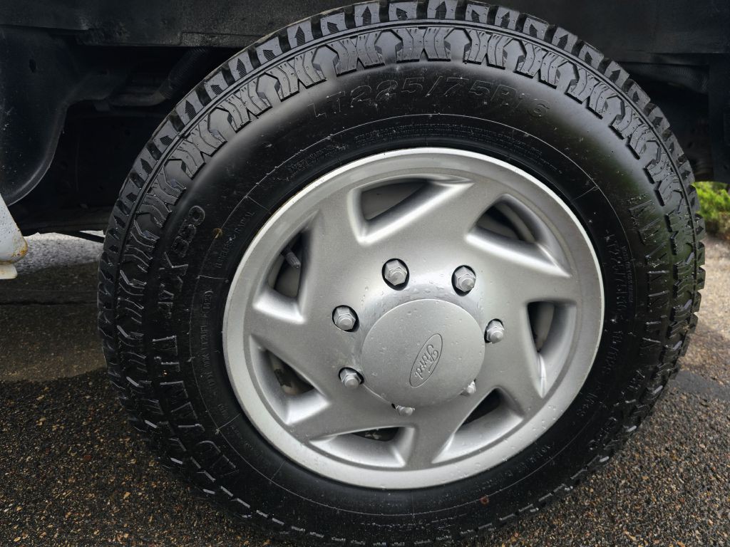 2014 Ford Econoline Image 21
