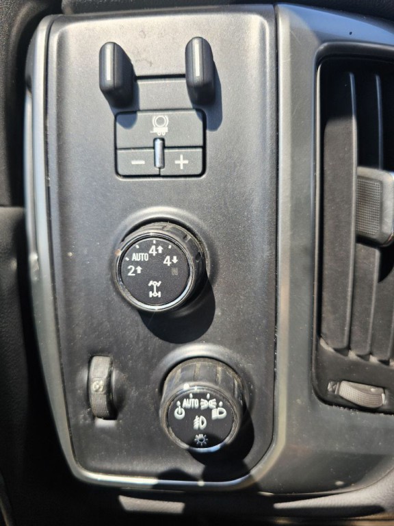 2015 Chevrolet Silverado 1500 Image 20