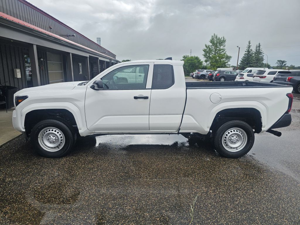 2024 Toyota Tacoma Image 2