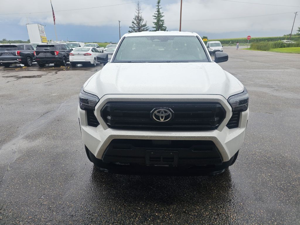 2024 Toyota Tacoma Image 3