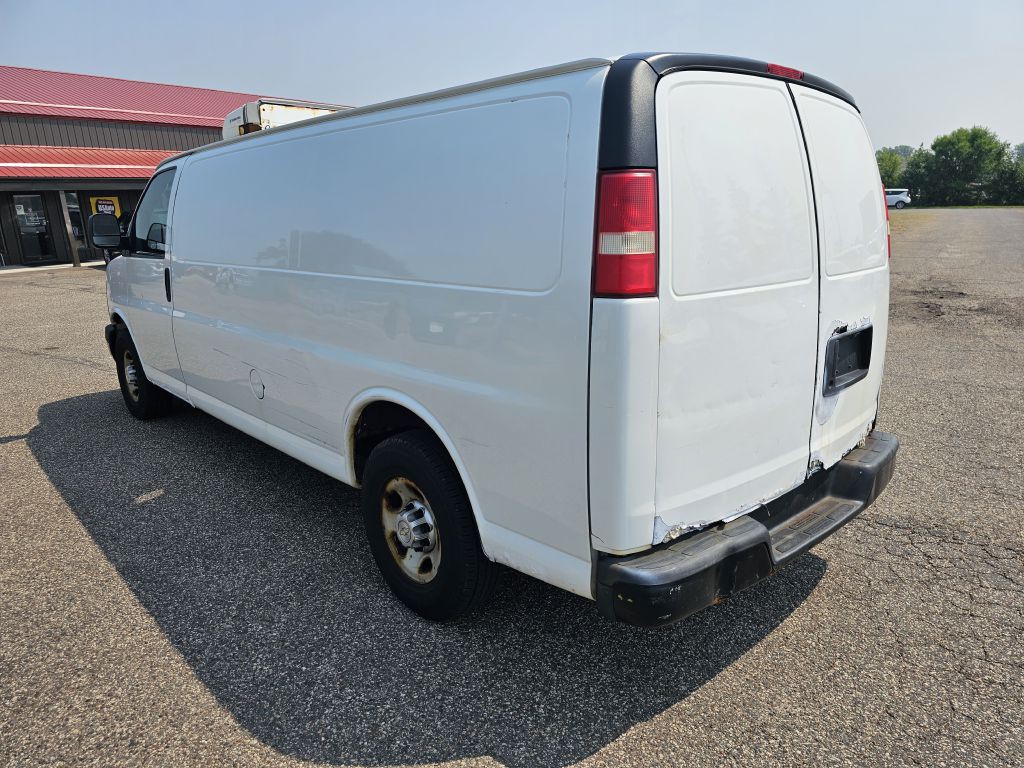 2010 Chevrolet Express Image 6