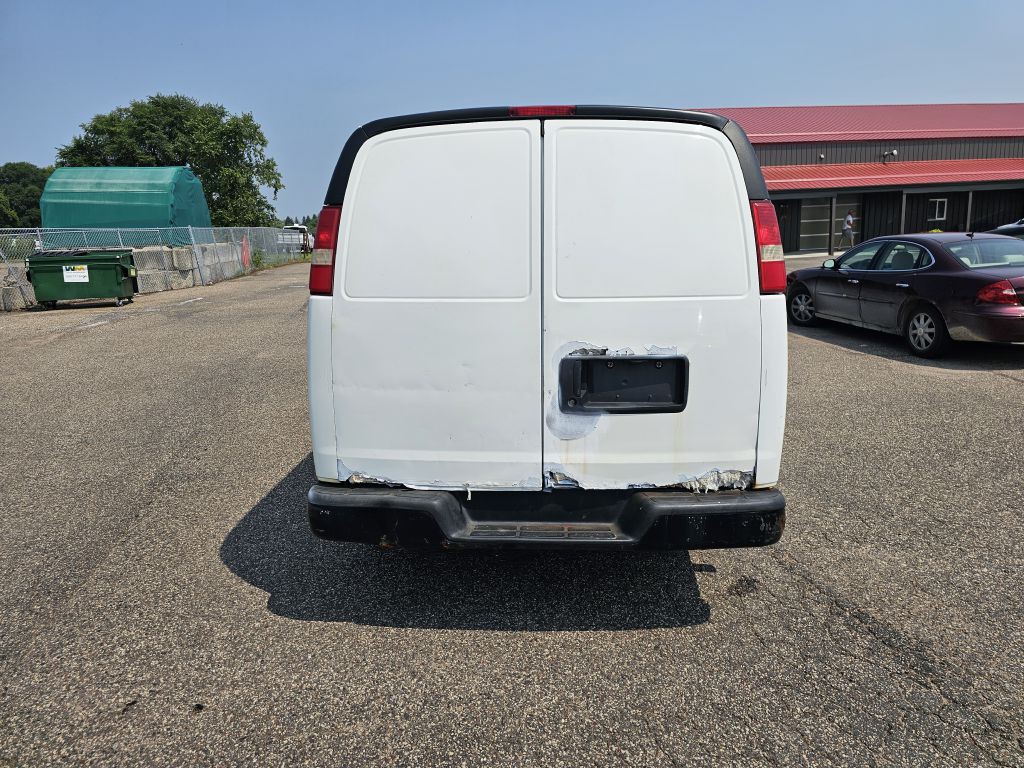 2010 Chevrolet Express Image 7