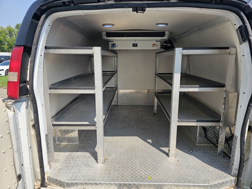 2010 Chevrolet Express Image 11