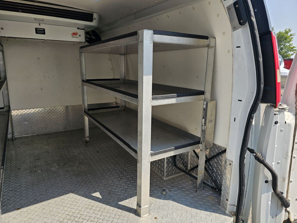 2010 Chevrolet Express Image 14