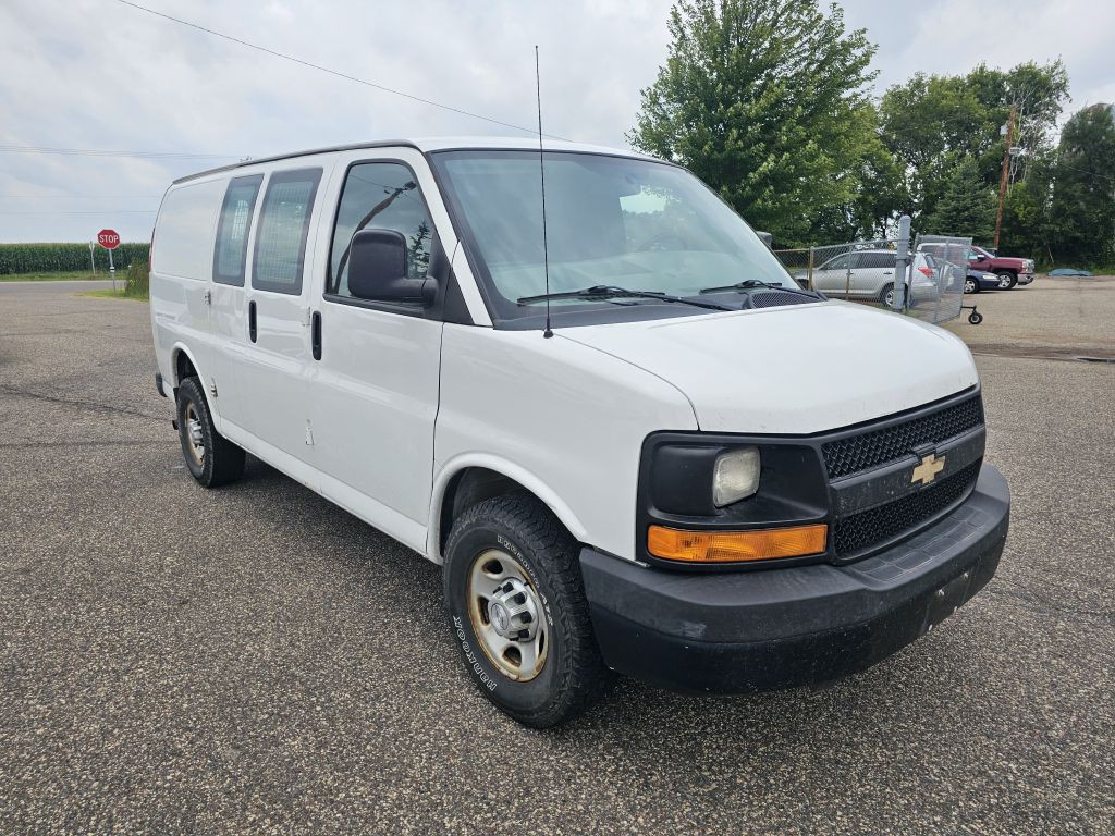 2015 Chevrolet Express Image 4