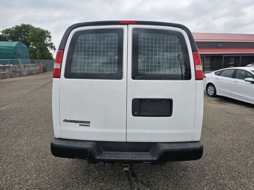 2015 Chevrolet Express Image 7