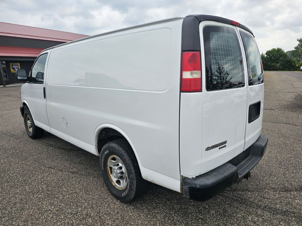 2015 Chevrolet Express Image 8