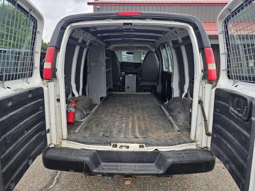 2015 Chevrolet Express Image 12