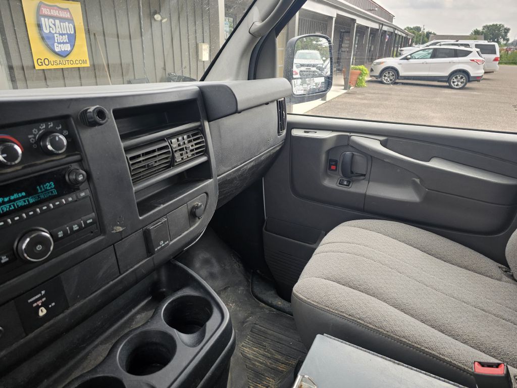 2015 Chevrolet Express Image 21