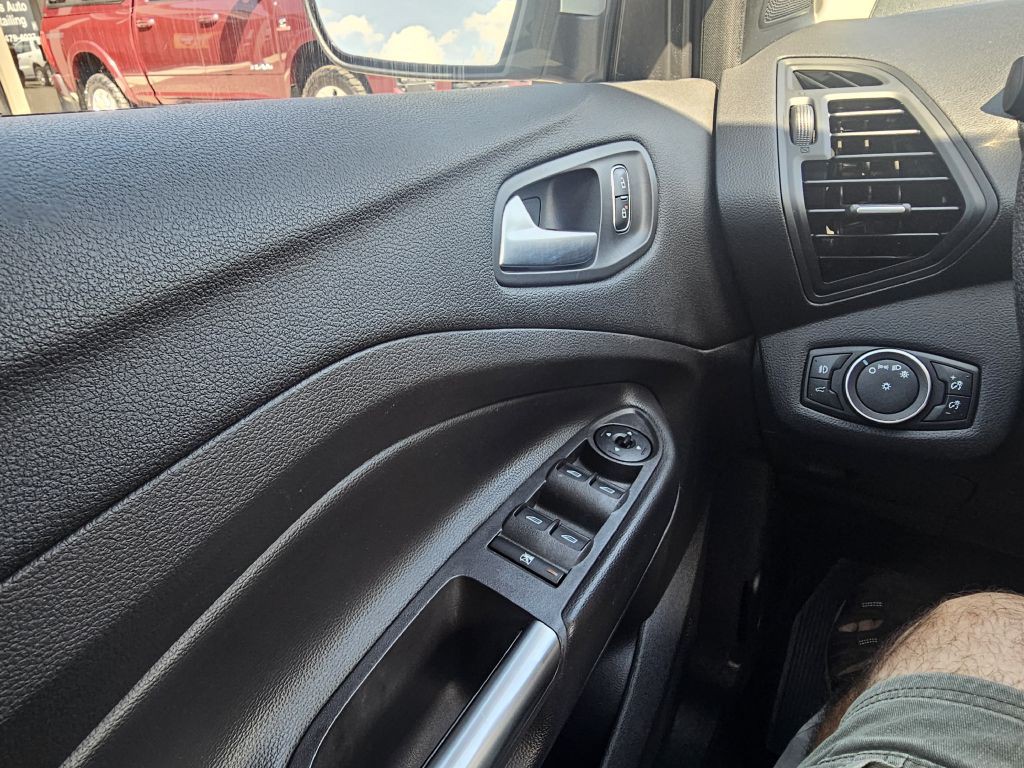 2018 Ford Escape Image 17