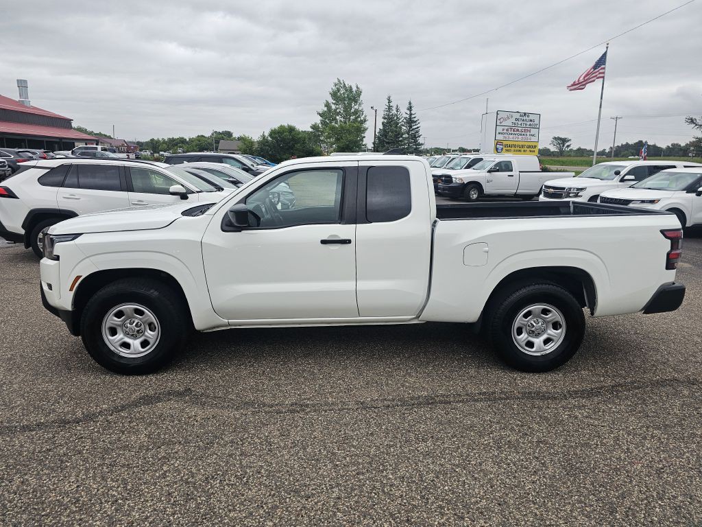 2024 Nissan Frontier Image 2