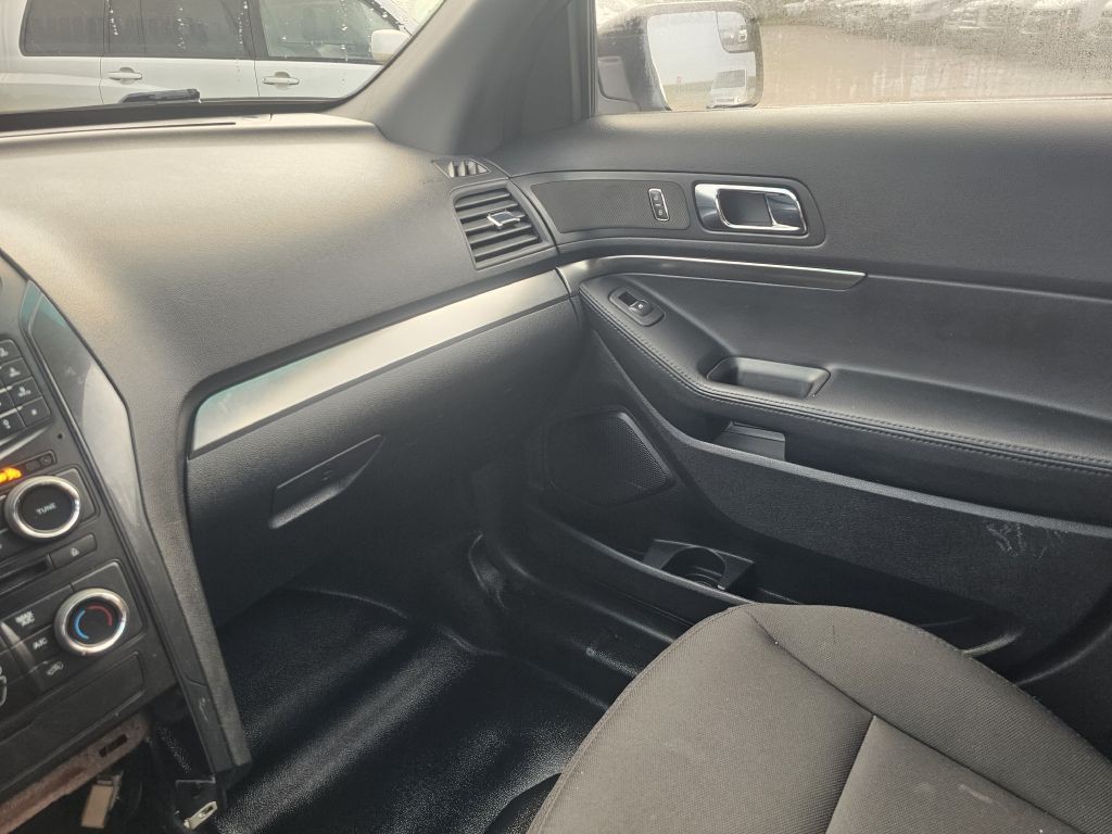 2016 Ford Explorer Image 19