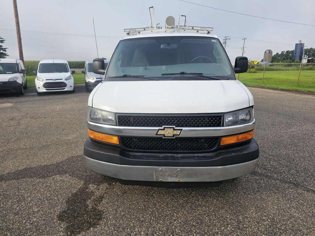 2016 Chevrolet Express Image 3