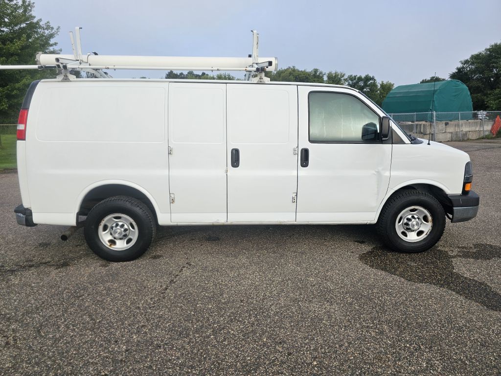 2016 Chevrolet Express Image 5