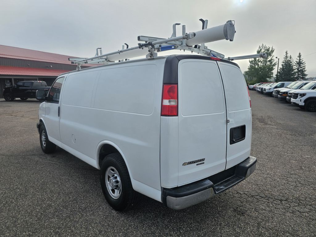 2016 Chevrolet Express Image 6