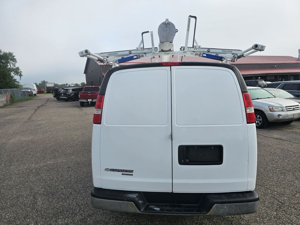 2016 Chevrolet Express Image 7