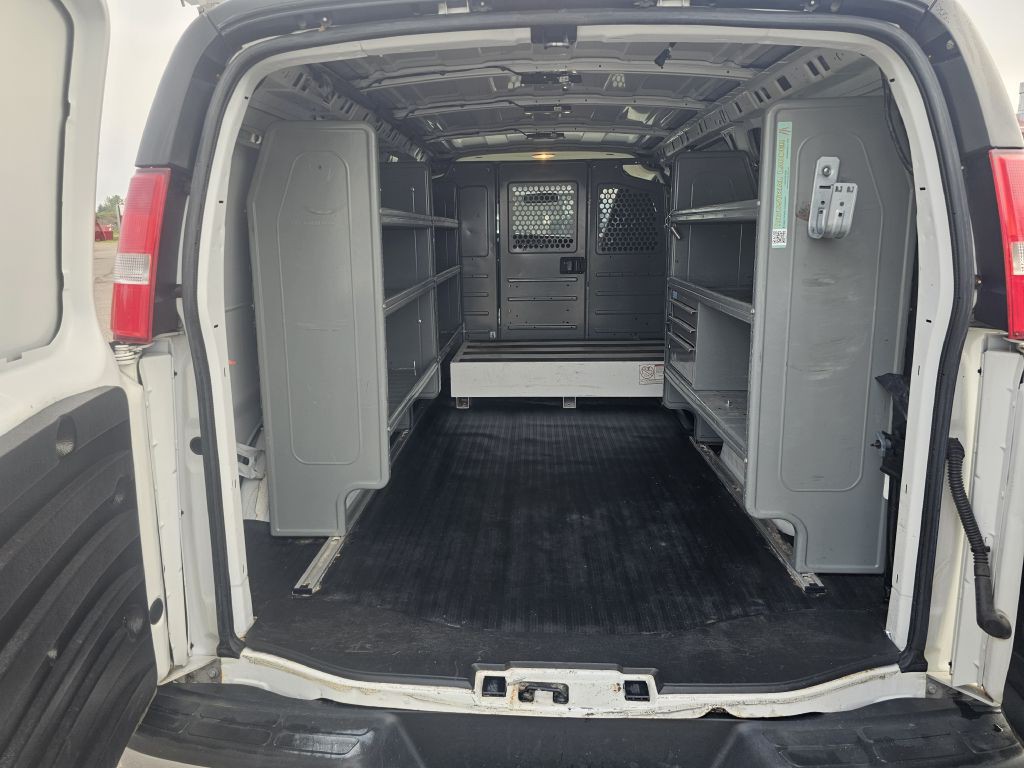 2016 Chevrolet Express Image 11