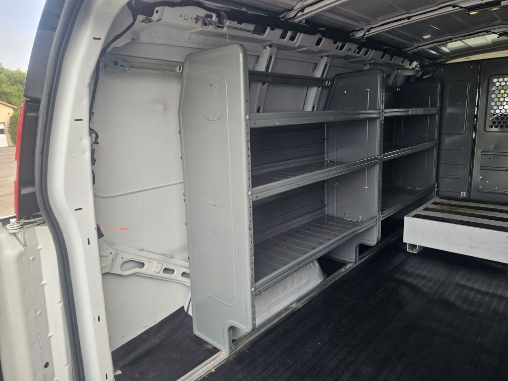 2016 Chevrolet Express Image 13