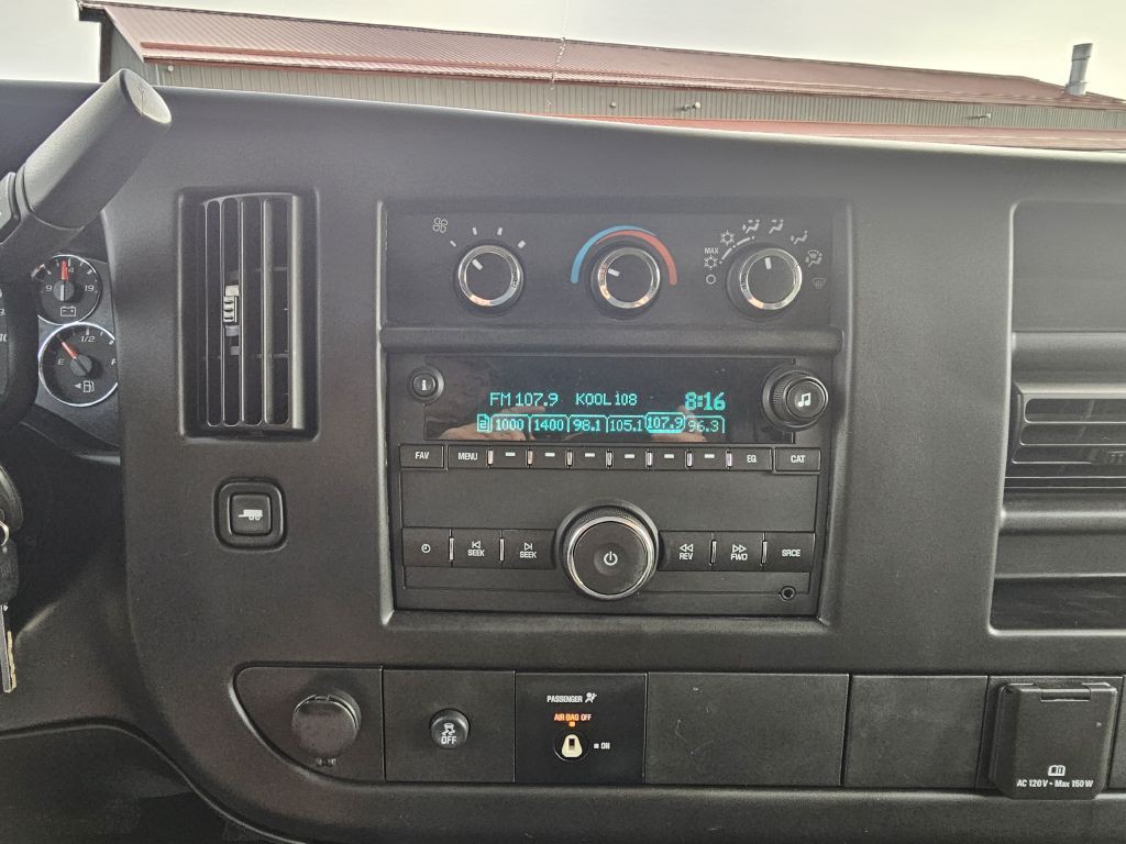 2016 Chevrolet Express Image 17