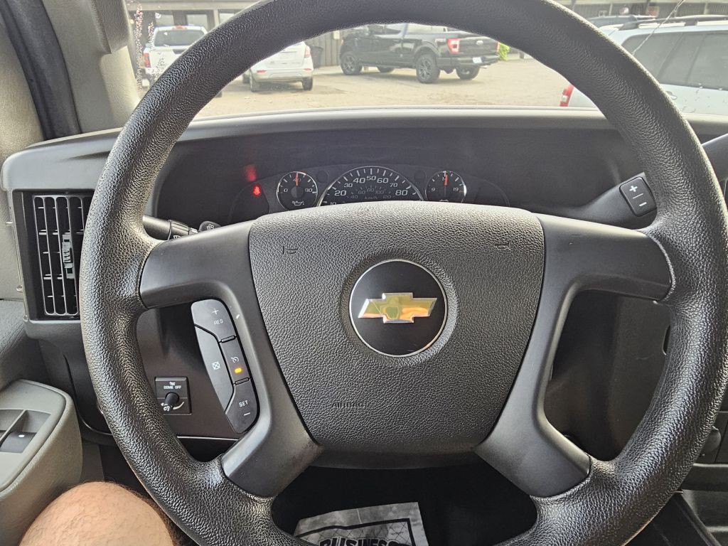 2016 Chevrolet Express Image 19