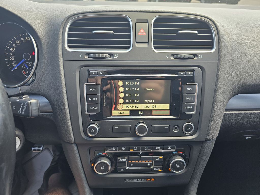 2012 Volkswagen Golf Image 13