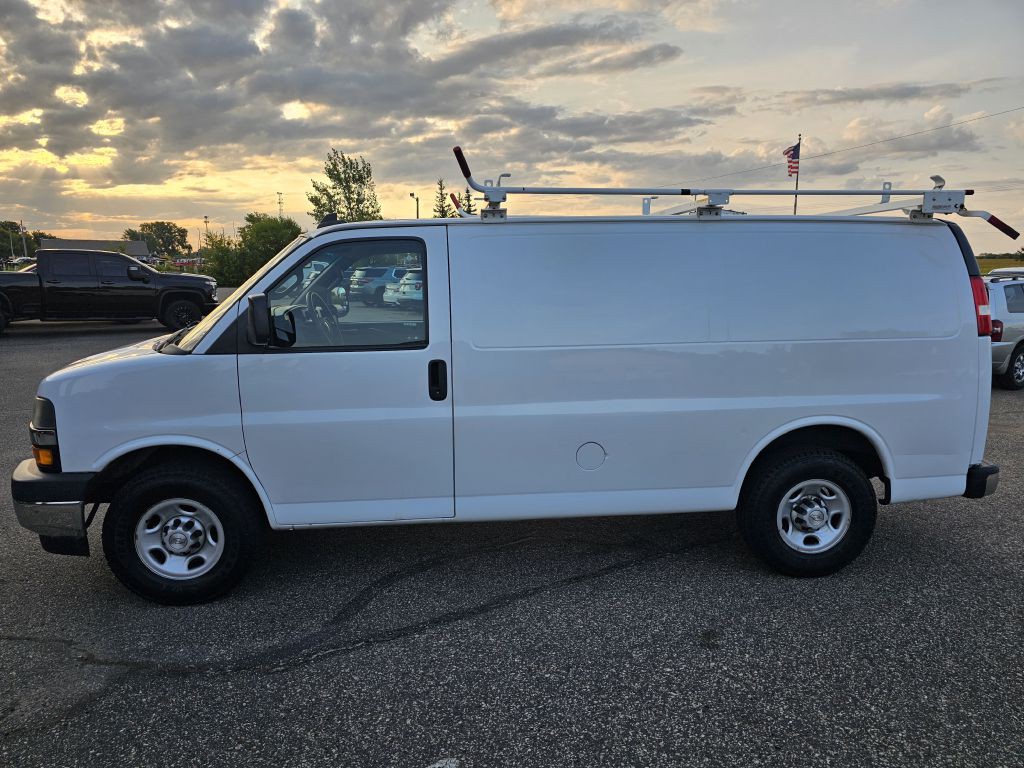 2018 Chevrolet Express Image 2