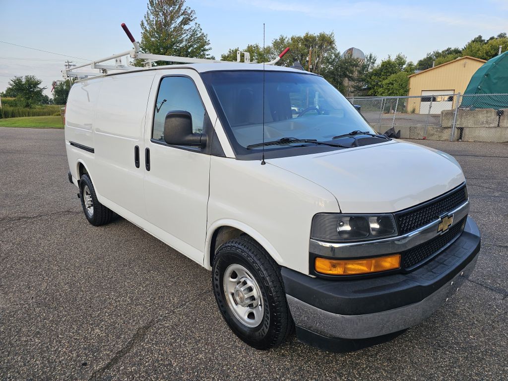 2018 Chevrolet Express Image 4